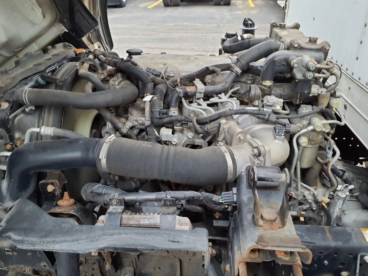 2019 Isuzu NPR - image 9