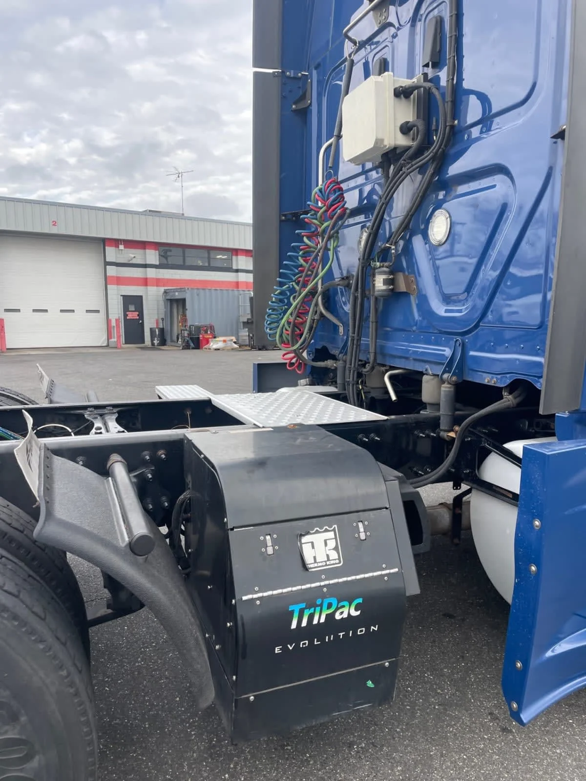 2020 Freightliner Cascadia - image 11