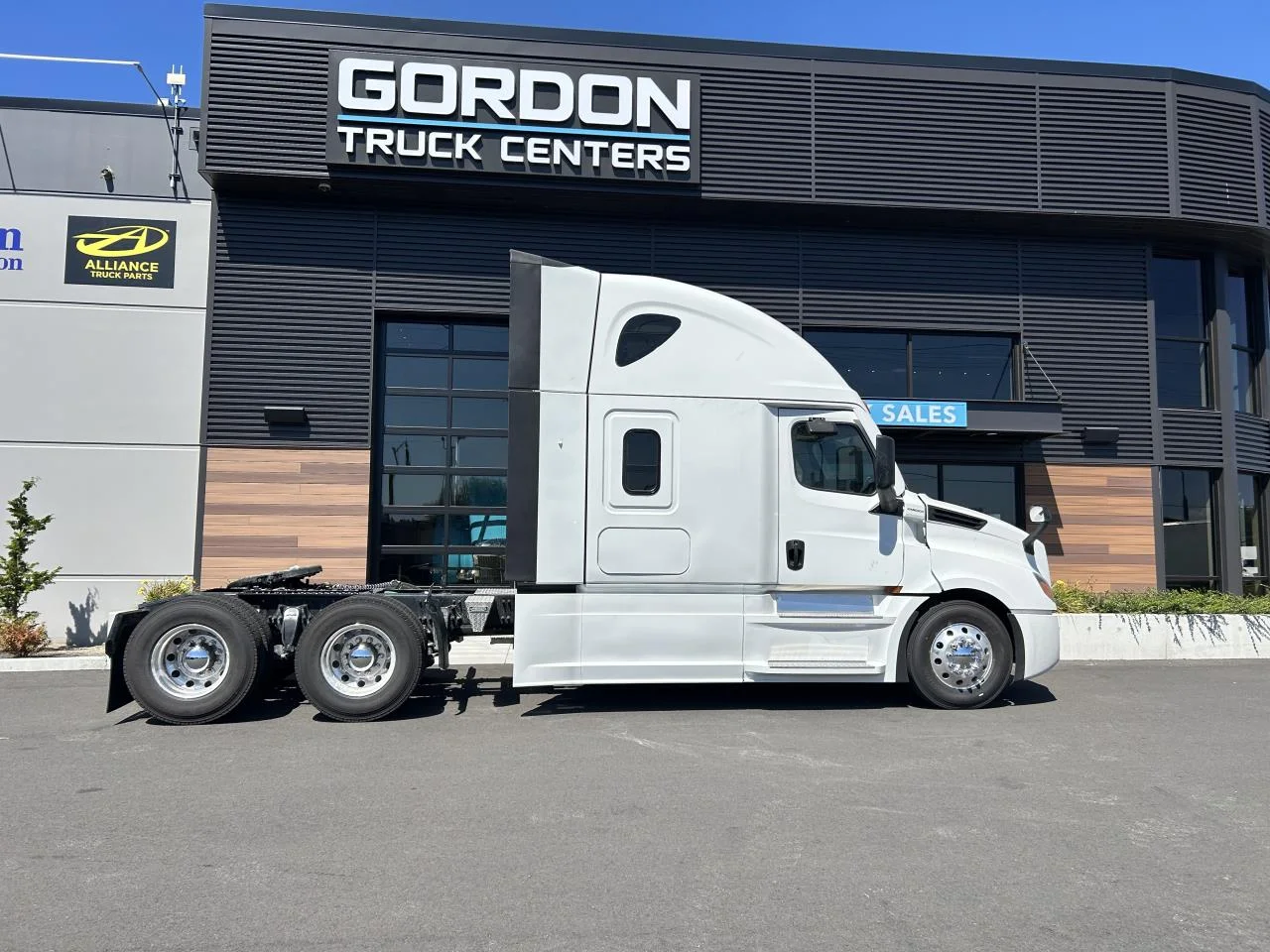 2027 Freightliner Cascadia in Medford, OR — photo 6