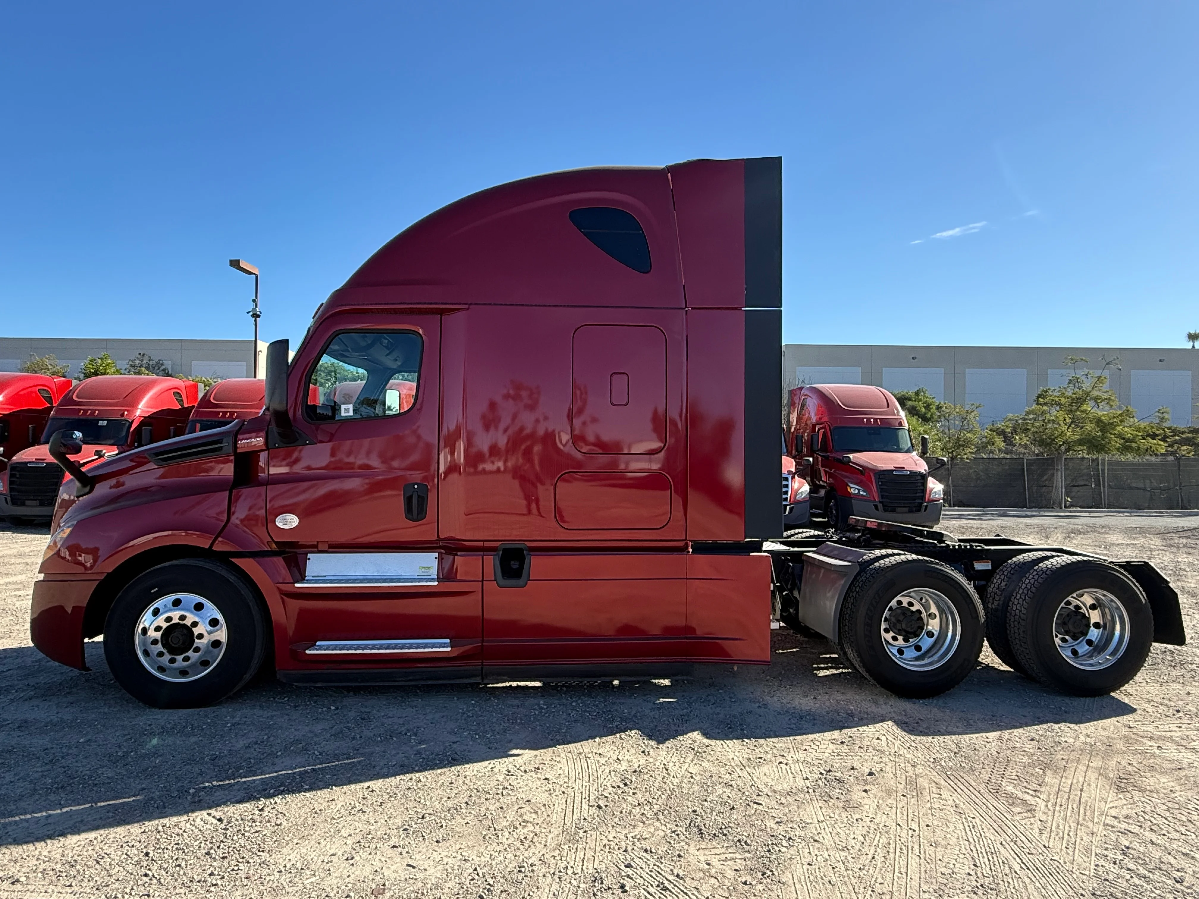 2020 Freightliner Cascadia in San Diego, CA — photo 3