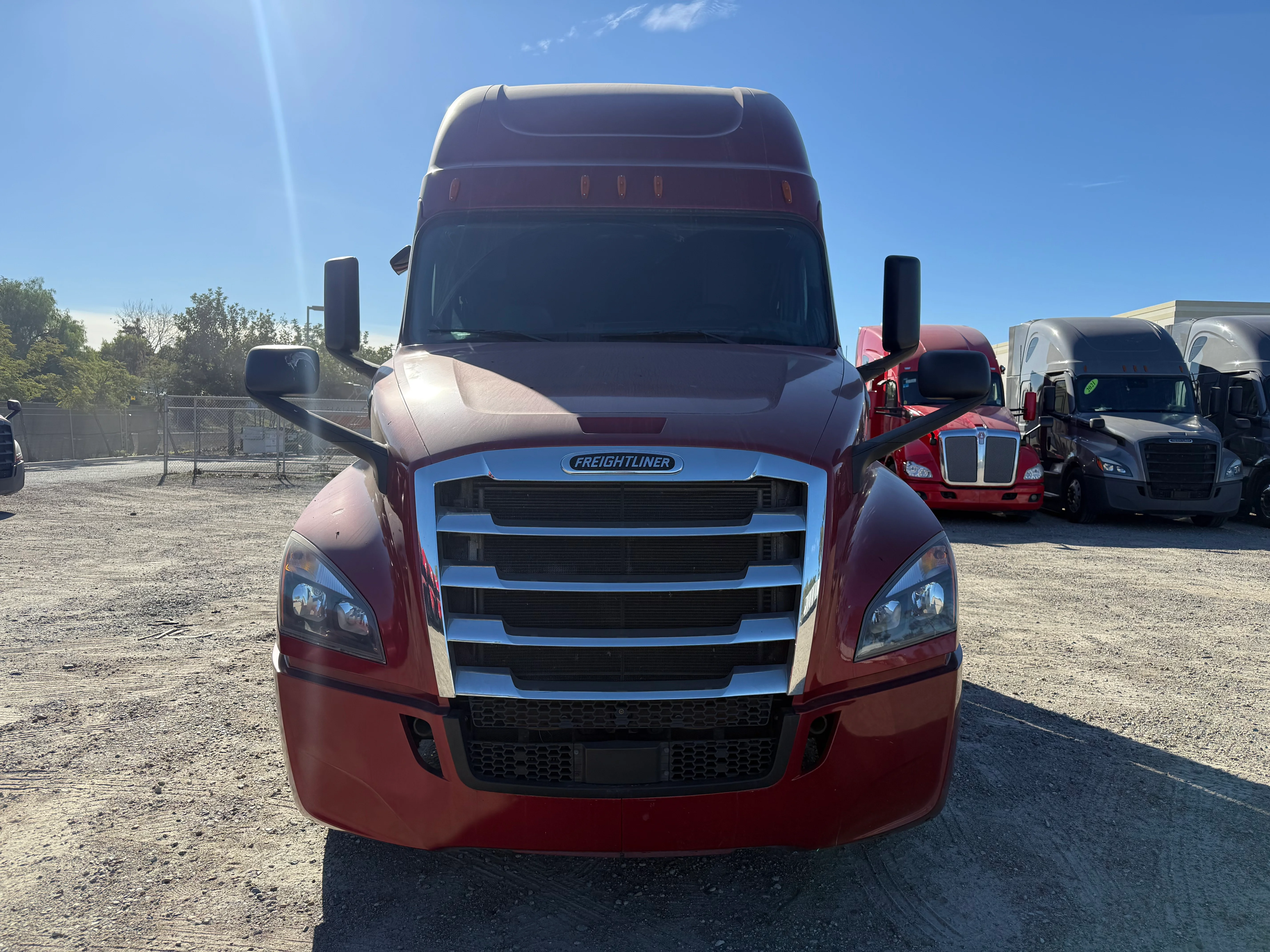2020 Freightliner Cascadia in San Diego, CA — photo 2