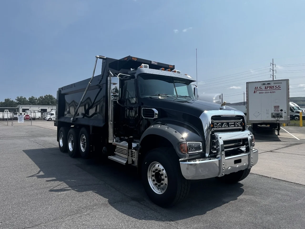 2027 Mack Granite in Dunmore, PA — photo 2