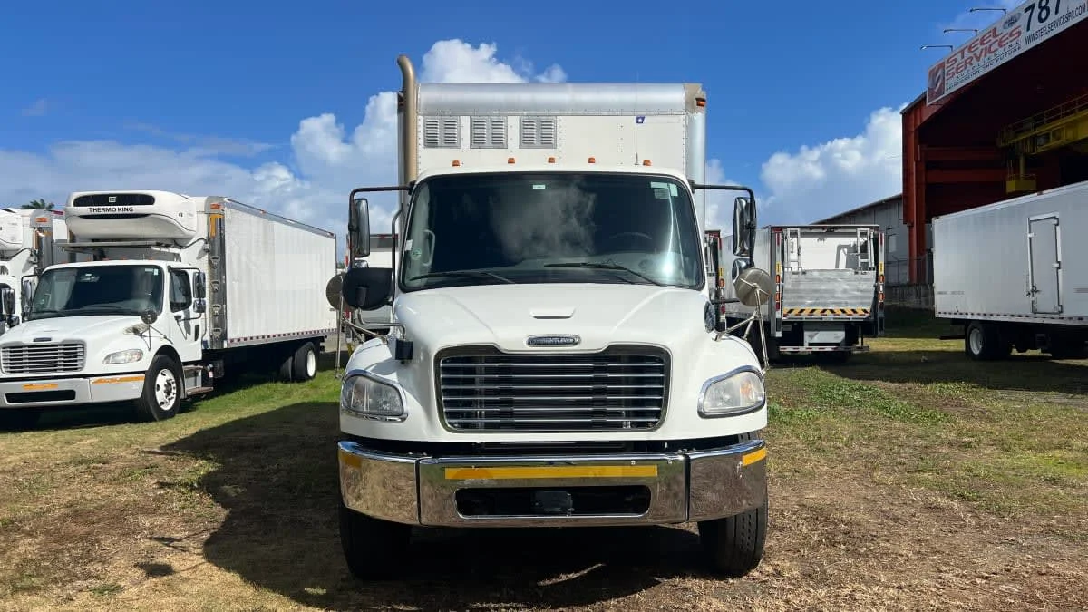 2017 Freightliner M2 106 - image 2