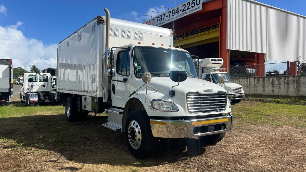 2017 Freightliner M2 106 - image 3