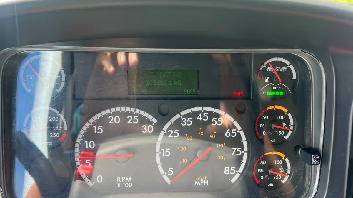 2017 Freightliner M2 106 - image 10