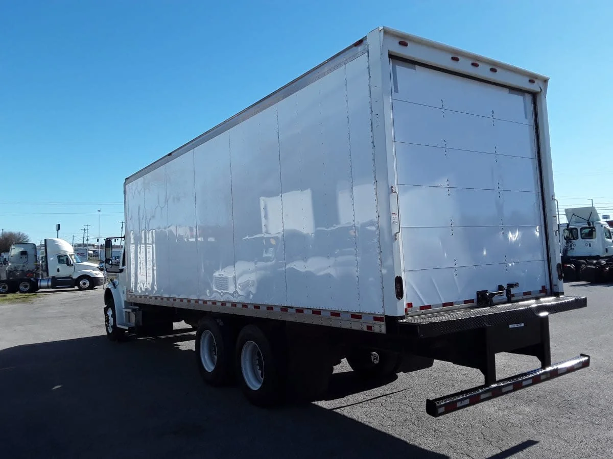 2017 Freightliner M2 106 in La Vergne, TN — photo 6