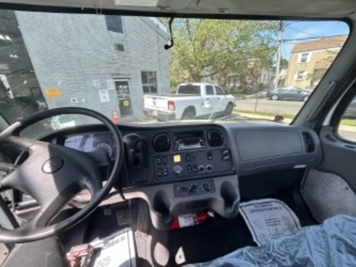 2019 Freightliner M2 106 in Newark, NJ — photo 7