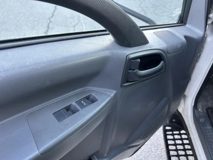 2019 Isuzu NPR - image 18