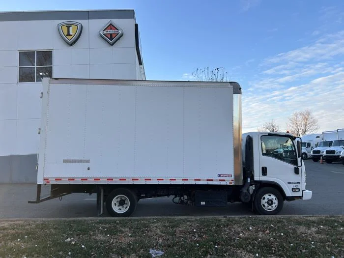 2019 Isuzu NPR - image 10