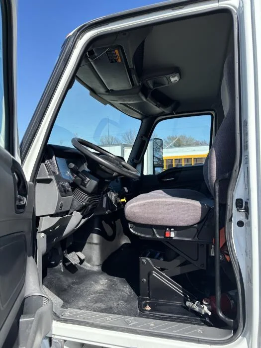 2020 International MV - image 10