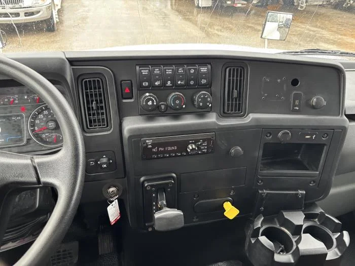 2020 International MV - image 12