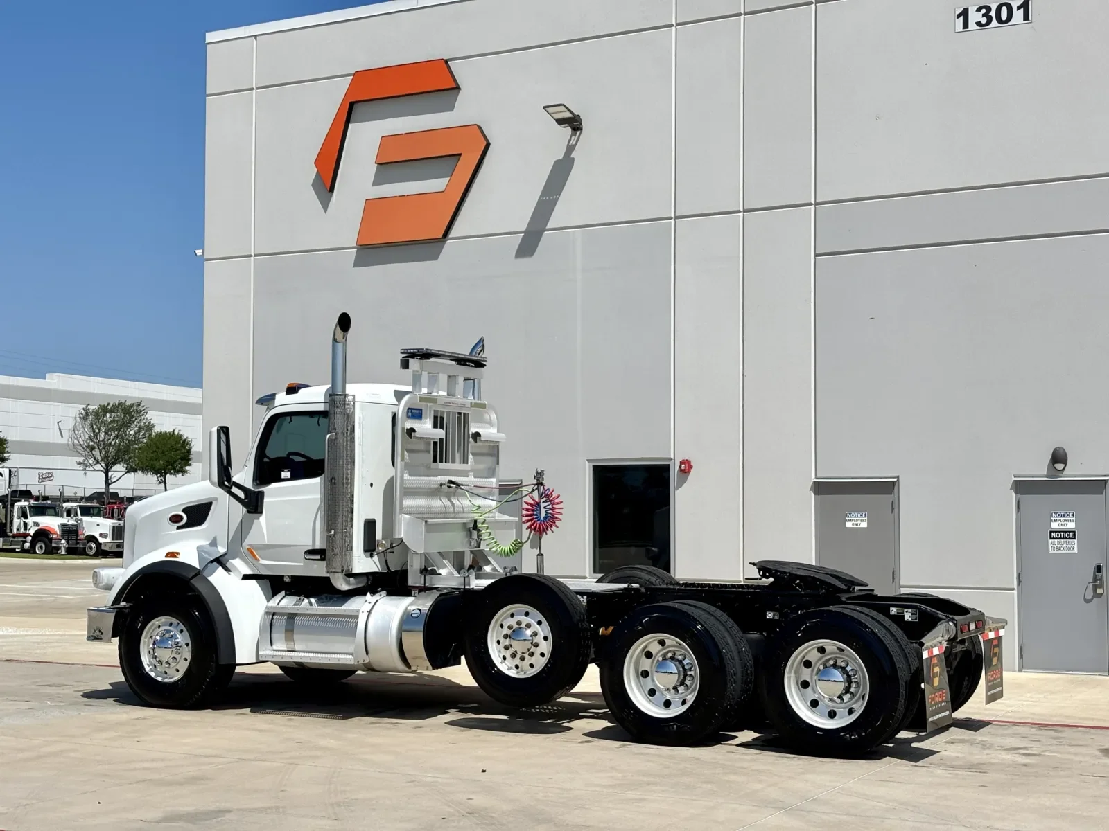 2019 Peterbilt 567 - image 6