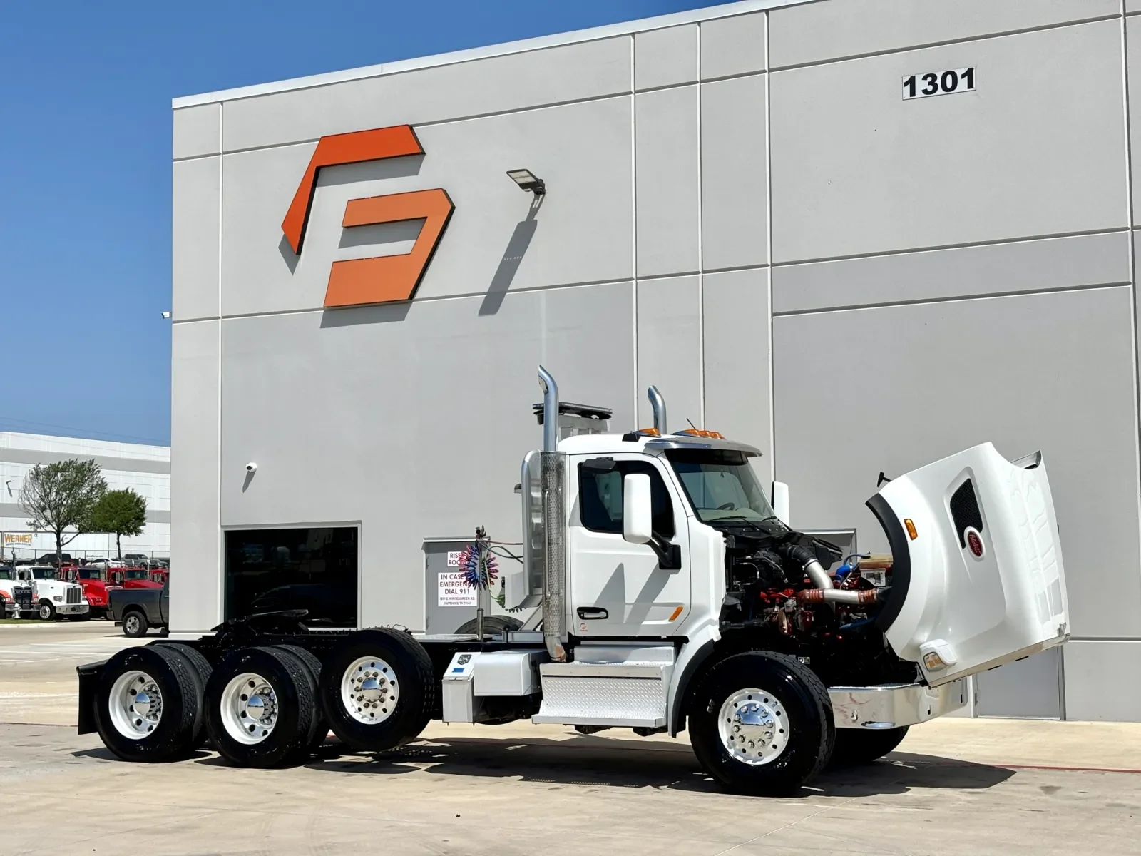 2019 Peterbilt 567 - image 9