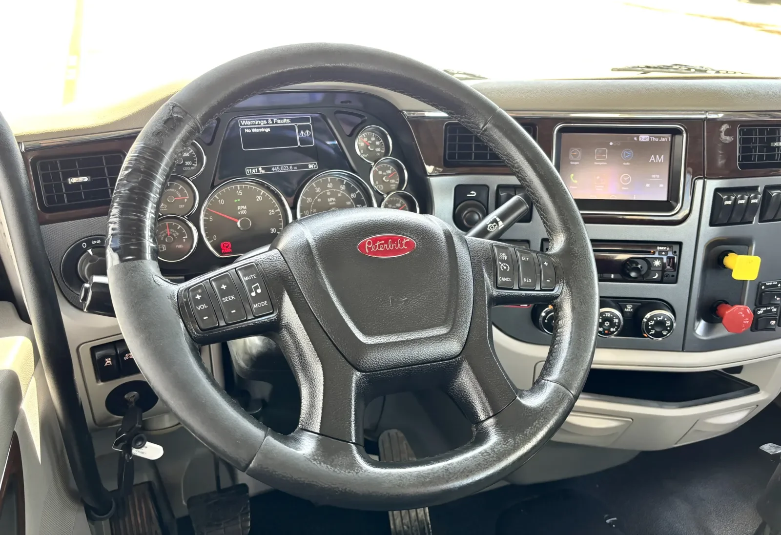 2019 Peterbilt 567 in Hutchins, TX — photo 16