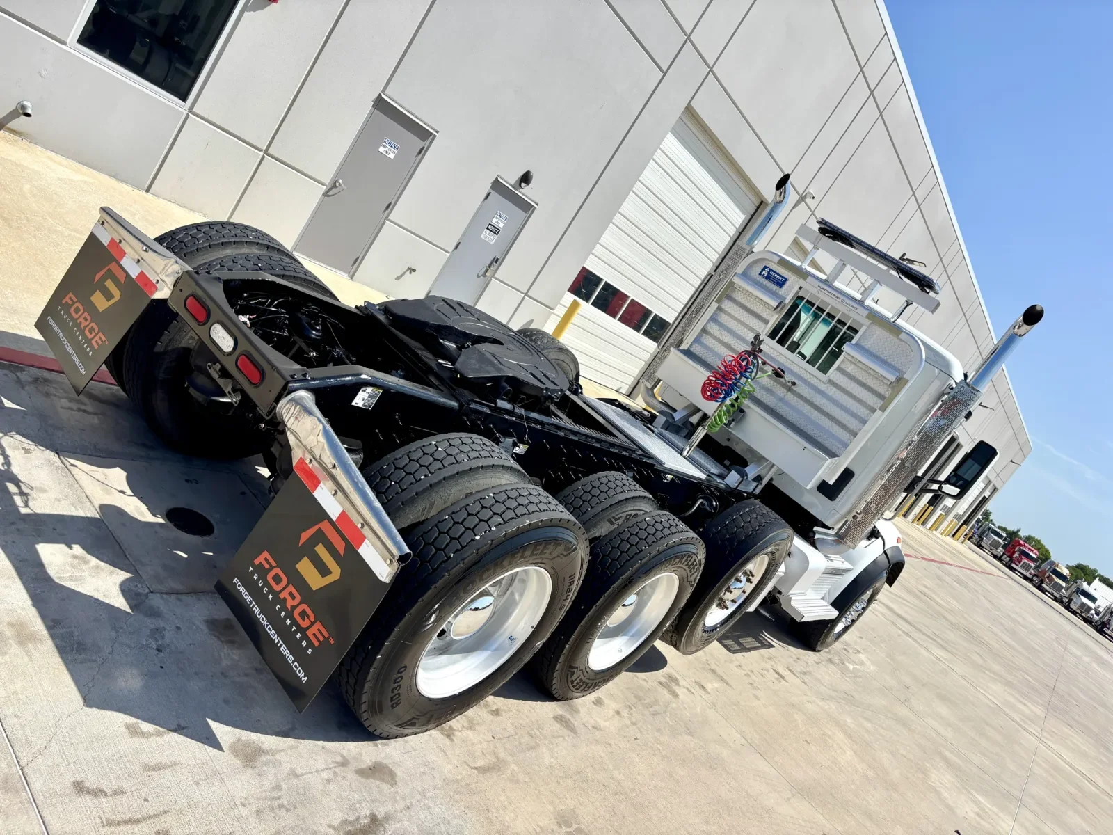 2019 Peterbilt 567 - image 11