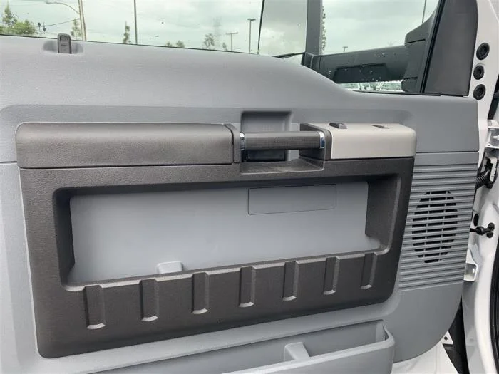 2027 Ford F-650 — photo 11