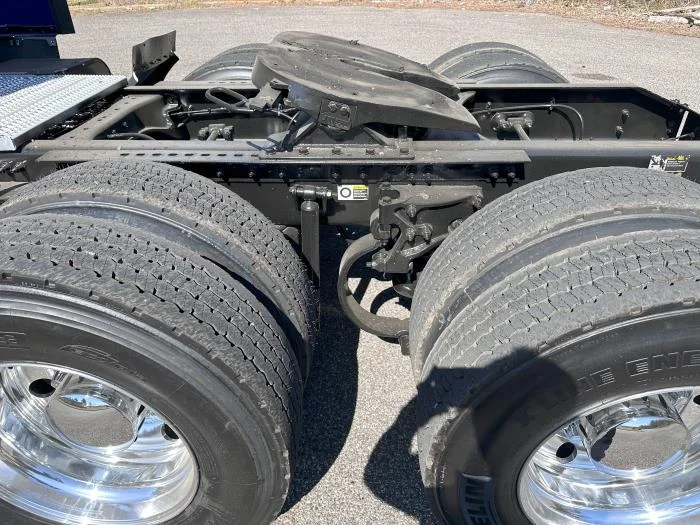 2022 Peterbilt 579 - image 5