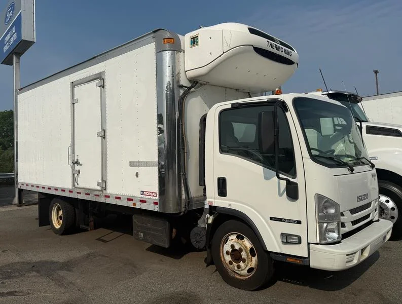 2017 Isuzu NRR
