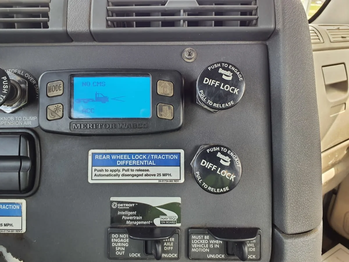 2018 Freightliner Cascadia - image 12