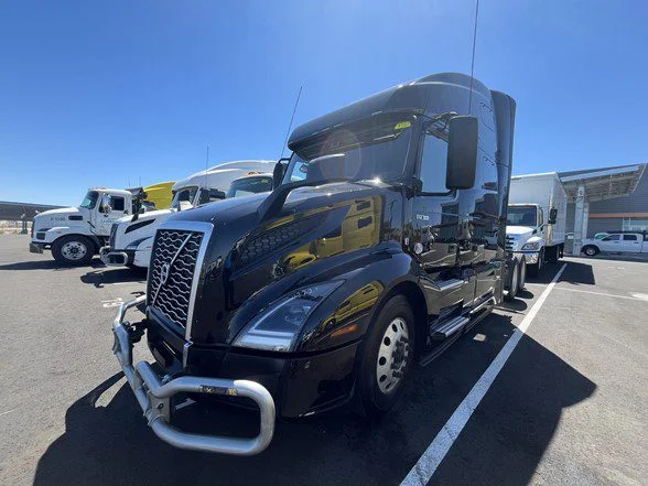 2022 Volvo VNL 760