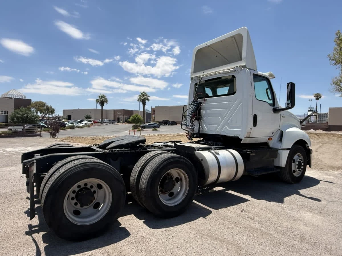 2019 International LT in North Las Vegas, NV — photo 4