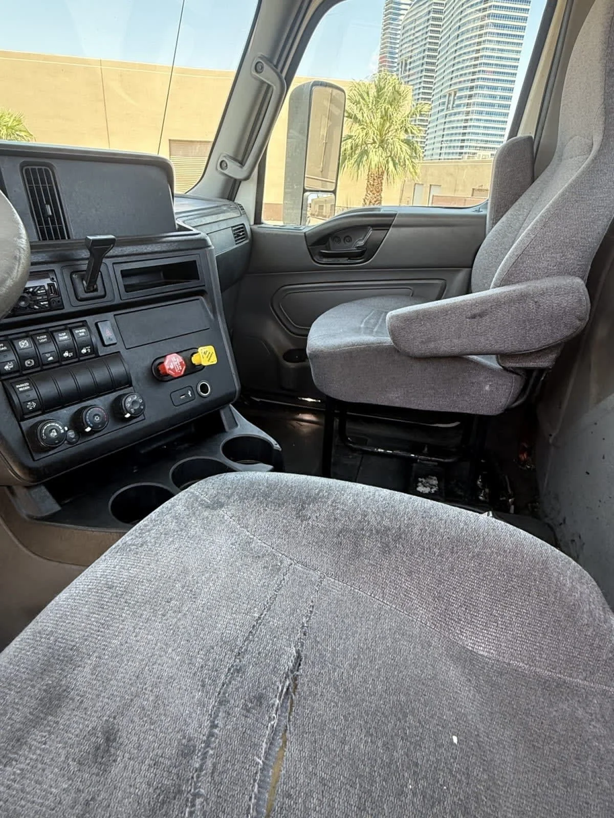 2019 International LT in North Las Vegas, NV — photo 9