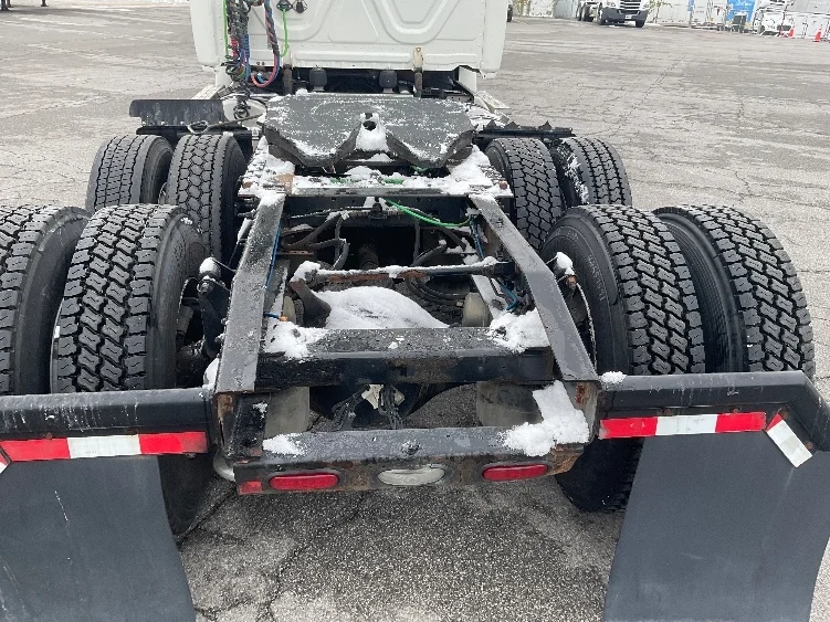 2019 Freightliner Cascadia in Elizabethtown, KY — photo 6