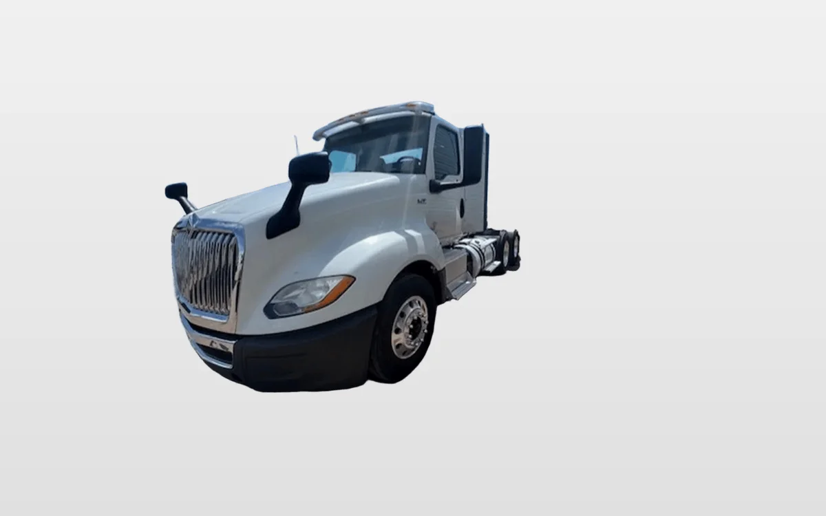 2019 International LT - image 1