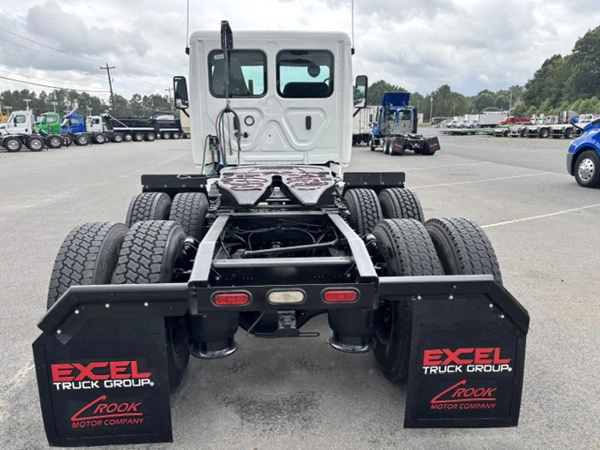 2020 Freightliner Cascadia in Weyers Cave, VA — photo 5