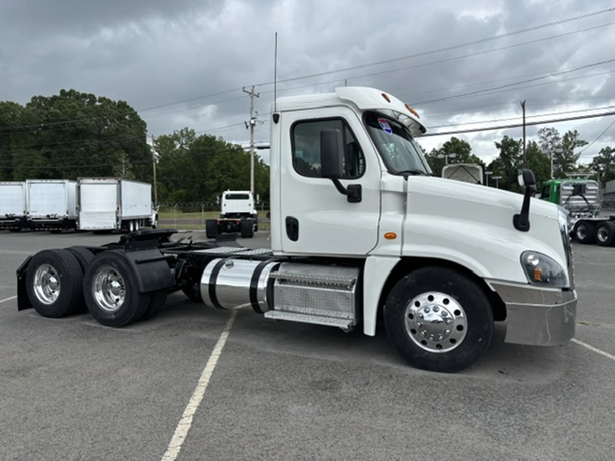 2020 Freightliner Cascadia in Weyers Cave, VA — photo 3