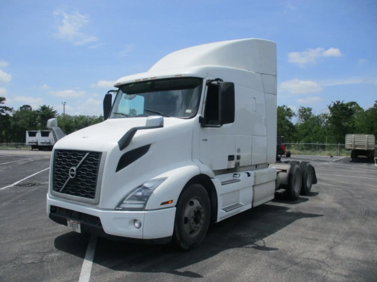 2020 Volvo VNR 640 in Houston, TX