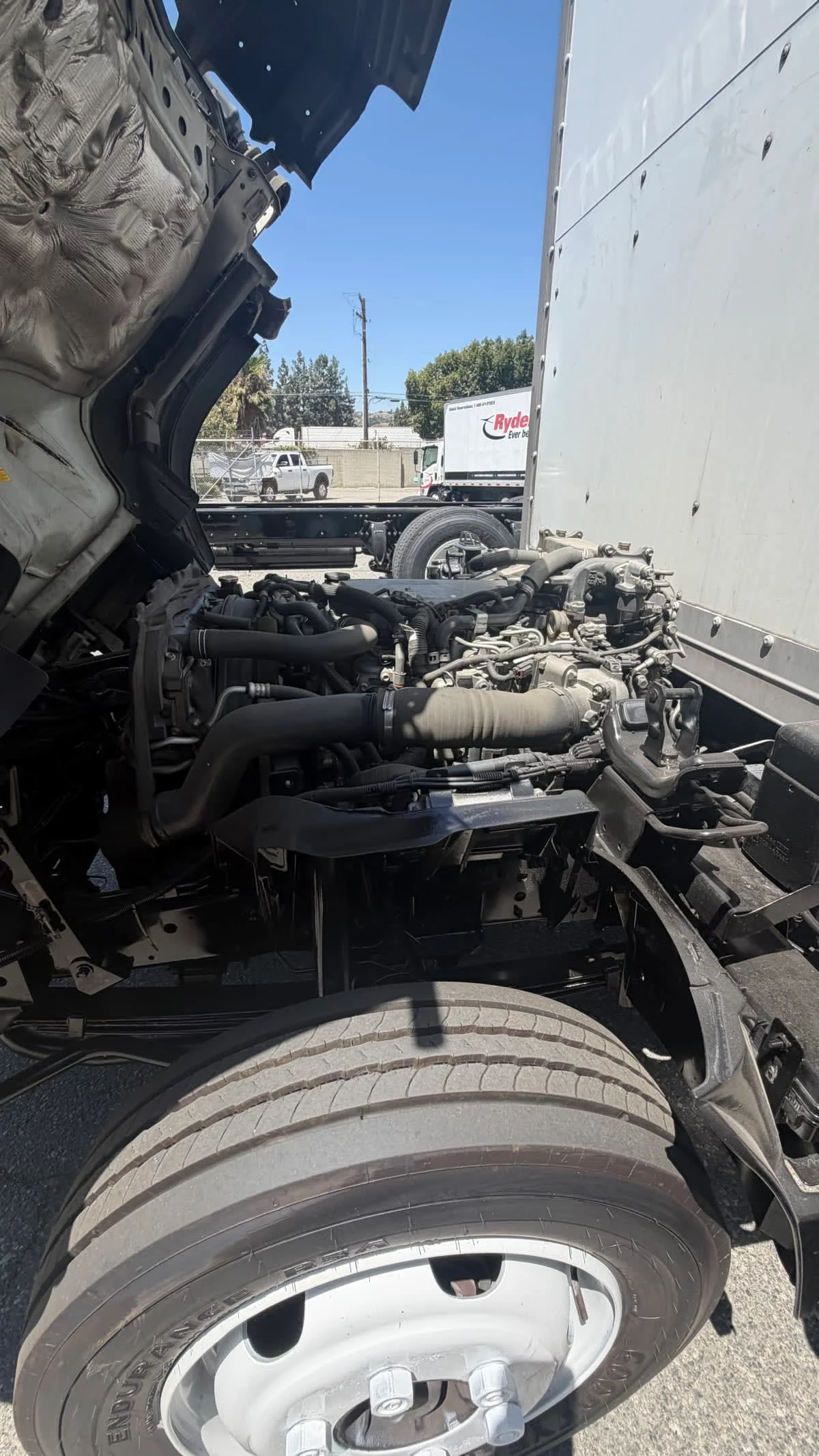 2019 Isuzu NRR in Pomona, CA — photo 9