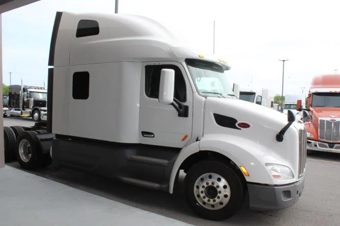 2020 Peterbilt 579 - image 8