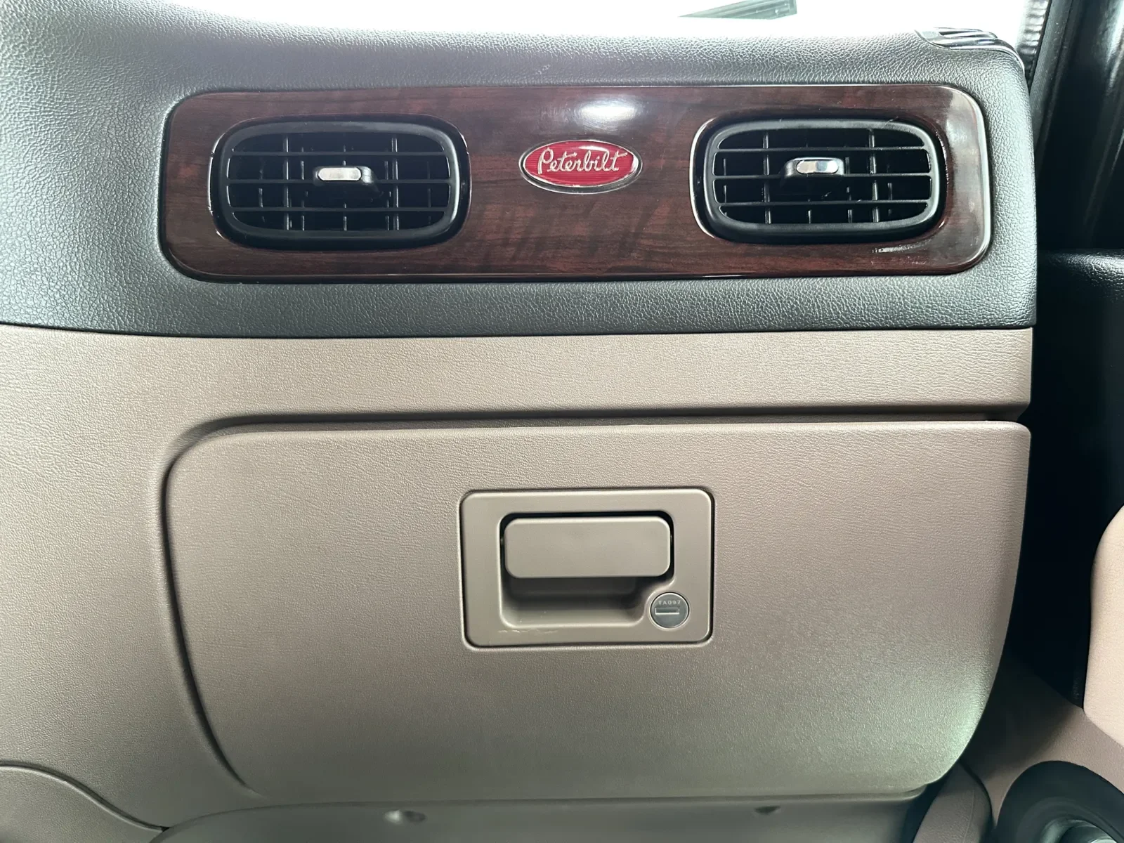 2020 Peterbilt 389 in Greer, SC — photo 19