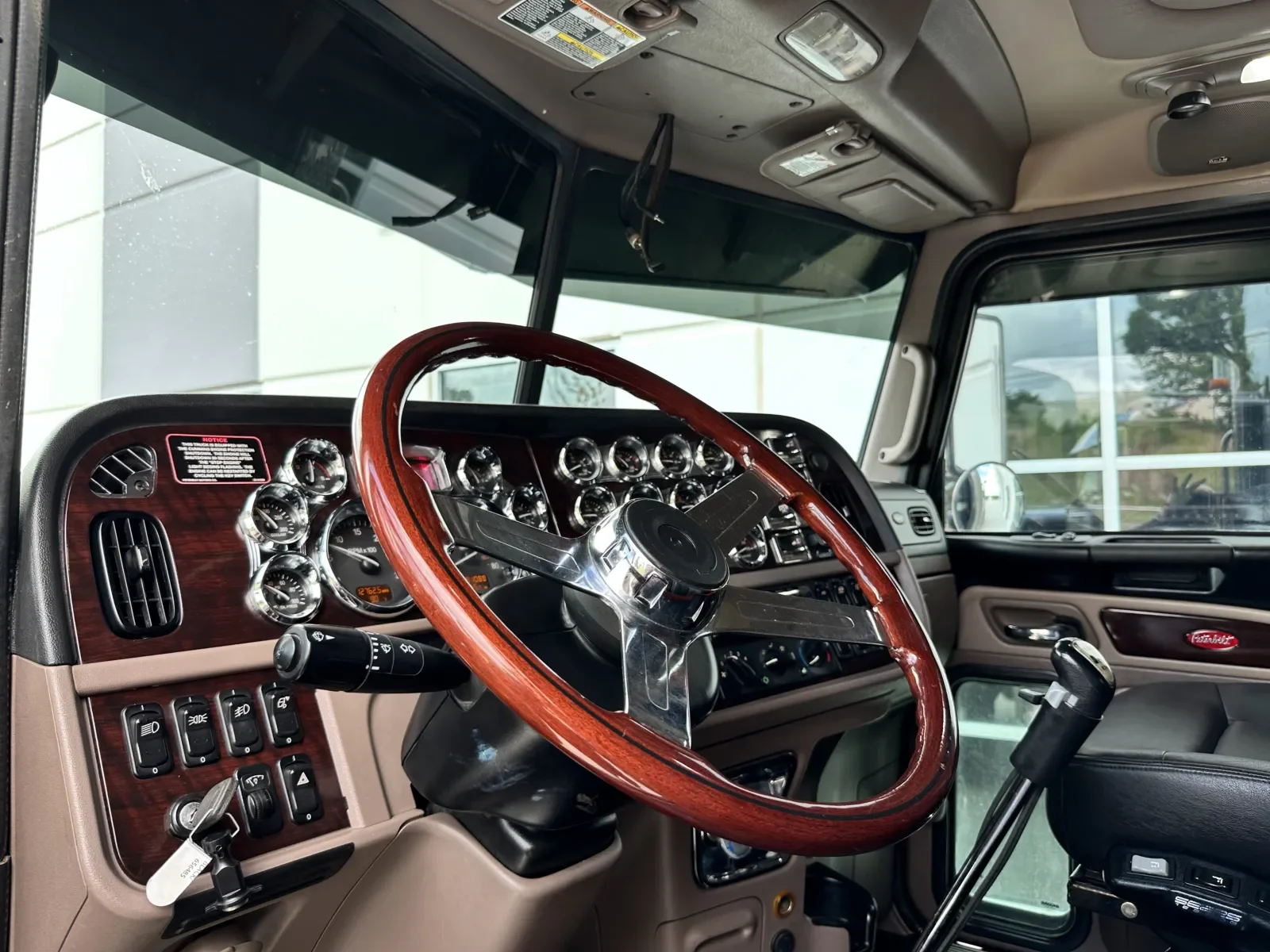 2020 Peterbilt 389 in Greer, SC — photo 15