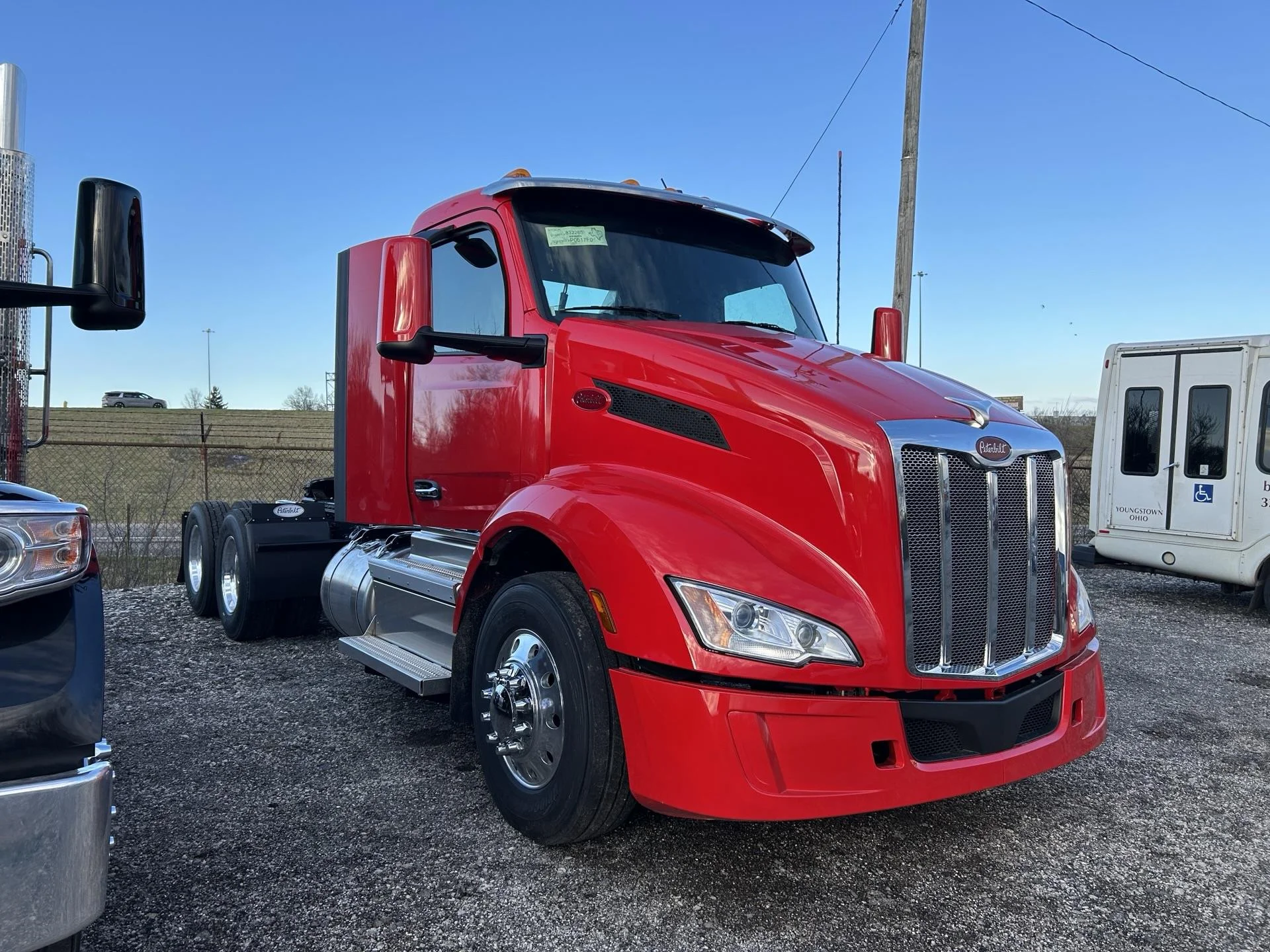 2027 Peterbilt 579 in Youngstown, OH — photo 2
