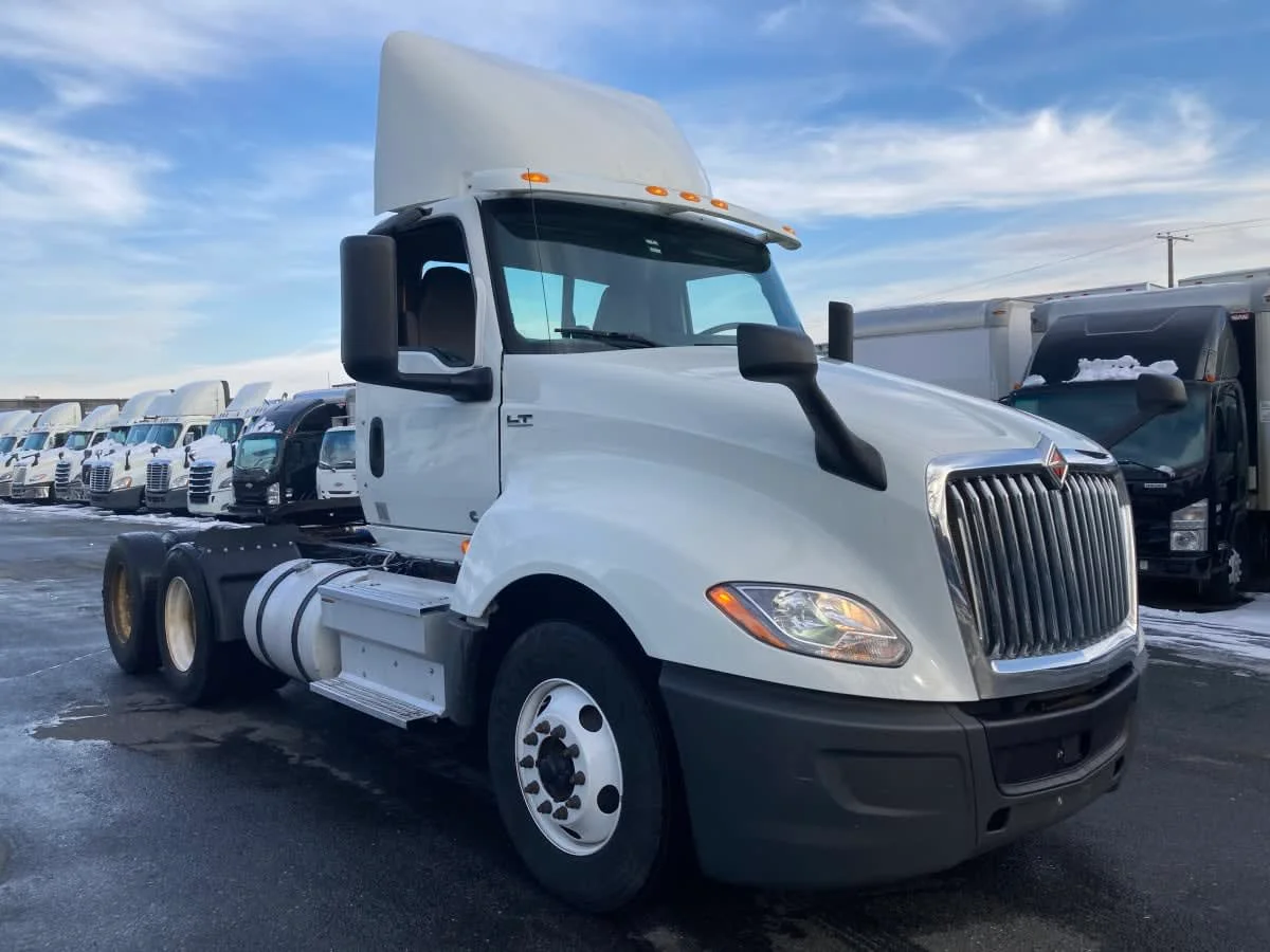2019 International LT in Springfield, MA — photo 3