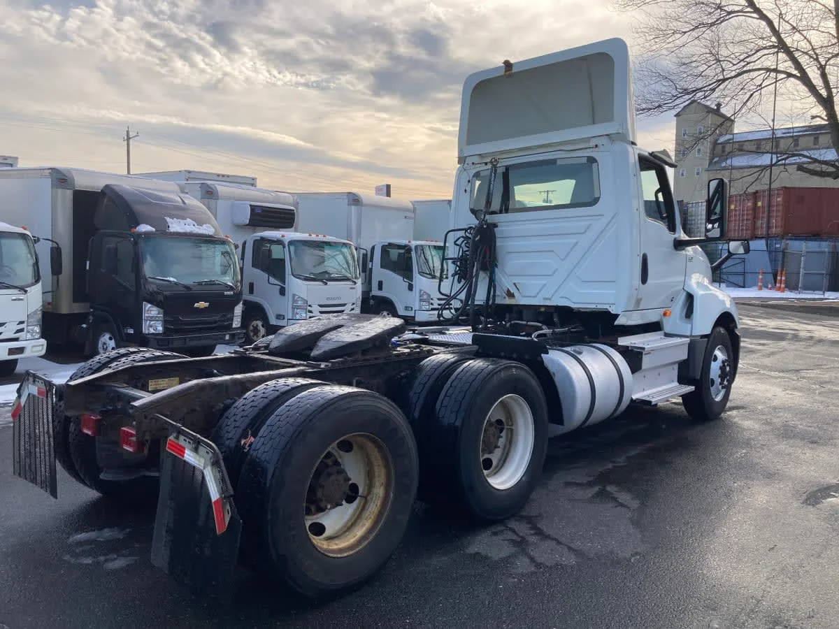 2019 International LT in Springfield, MA — photo 4