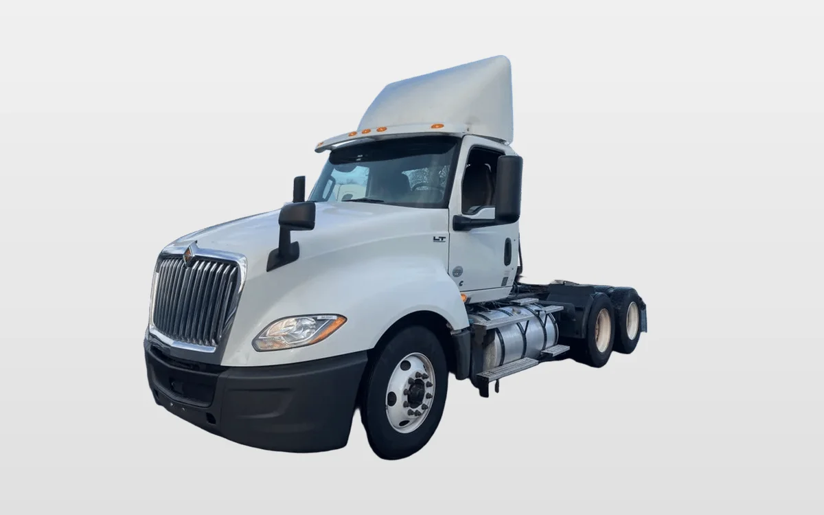 2019 International - image 1