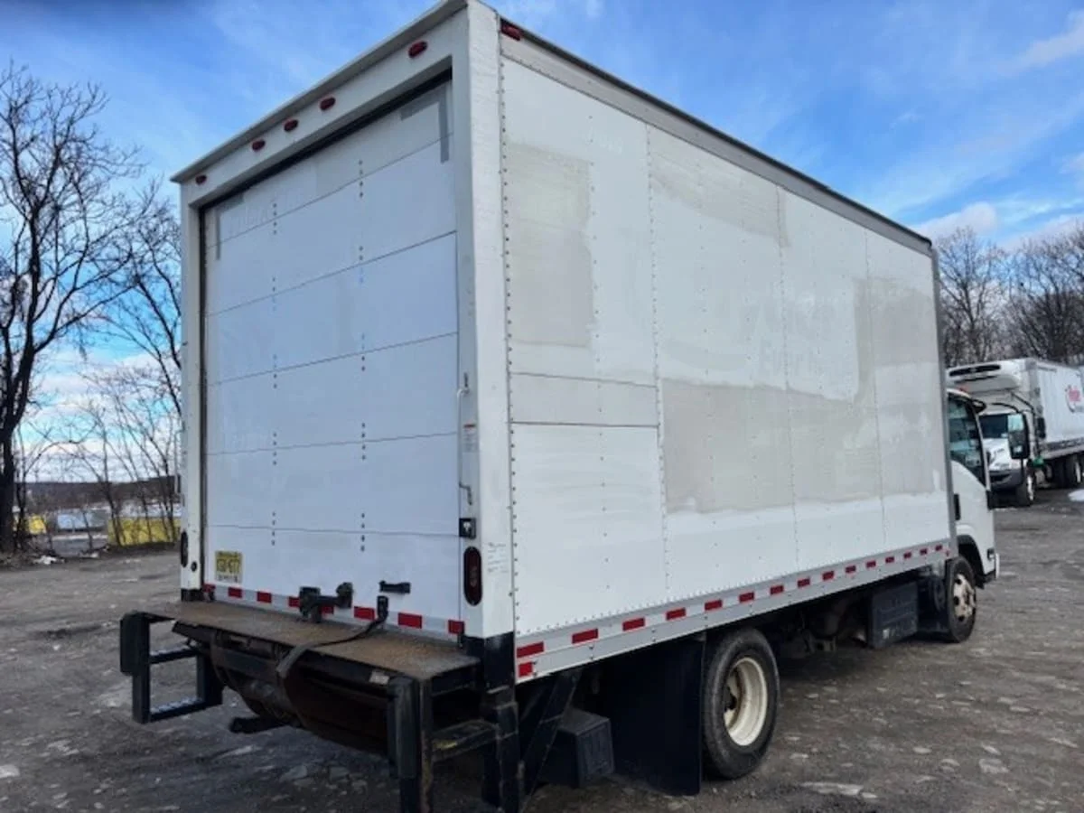 2019 Isuzu NPR - image 4