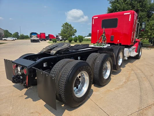 2020 Peterbilt 567 in Cedar Rapids, IA — photo 10