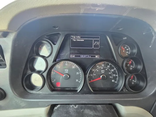 2020 Peterbilt 567 in Cedar Rapids, IA — photo 25