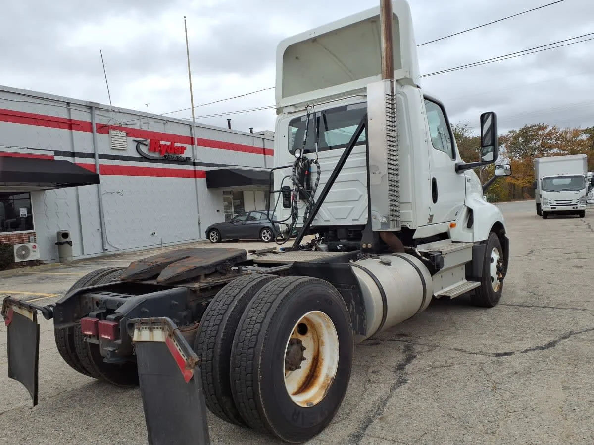 2021 International LT in Warwick, RI — photo 4