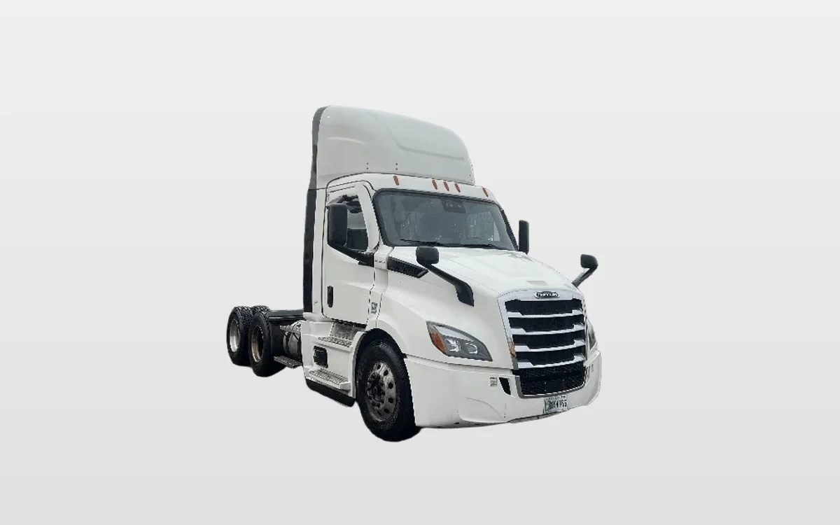 2020 Freightliner Cascadia - image 1