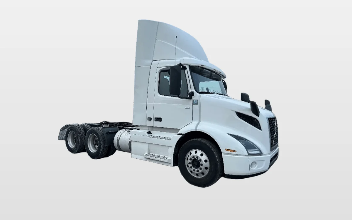 2021 Volvo VNR 640 - image 1