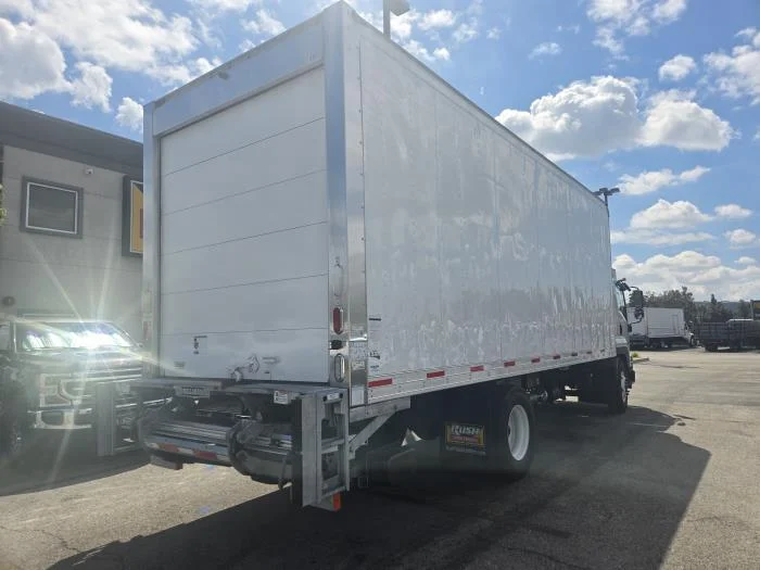 2023 Isuzu FTR - image 12