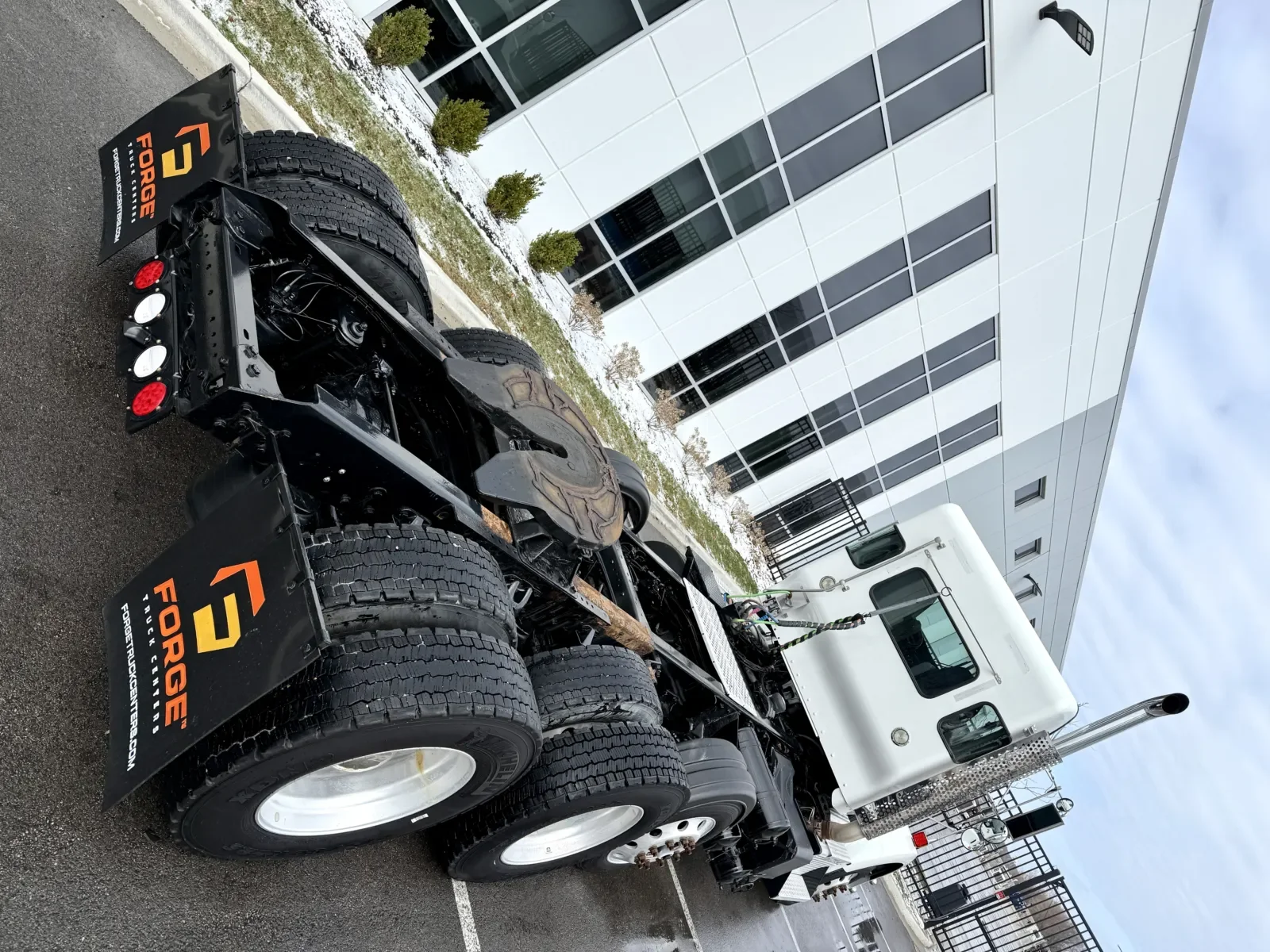 2019 Kenworth T800 - image 11