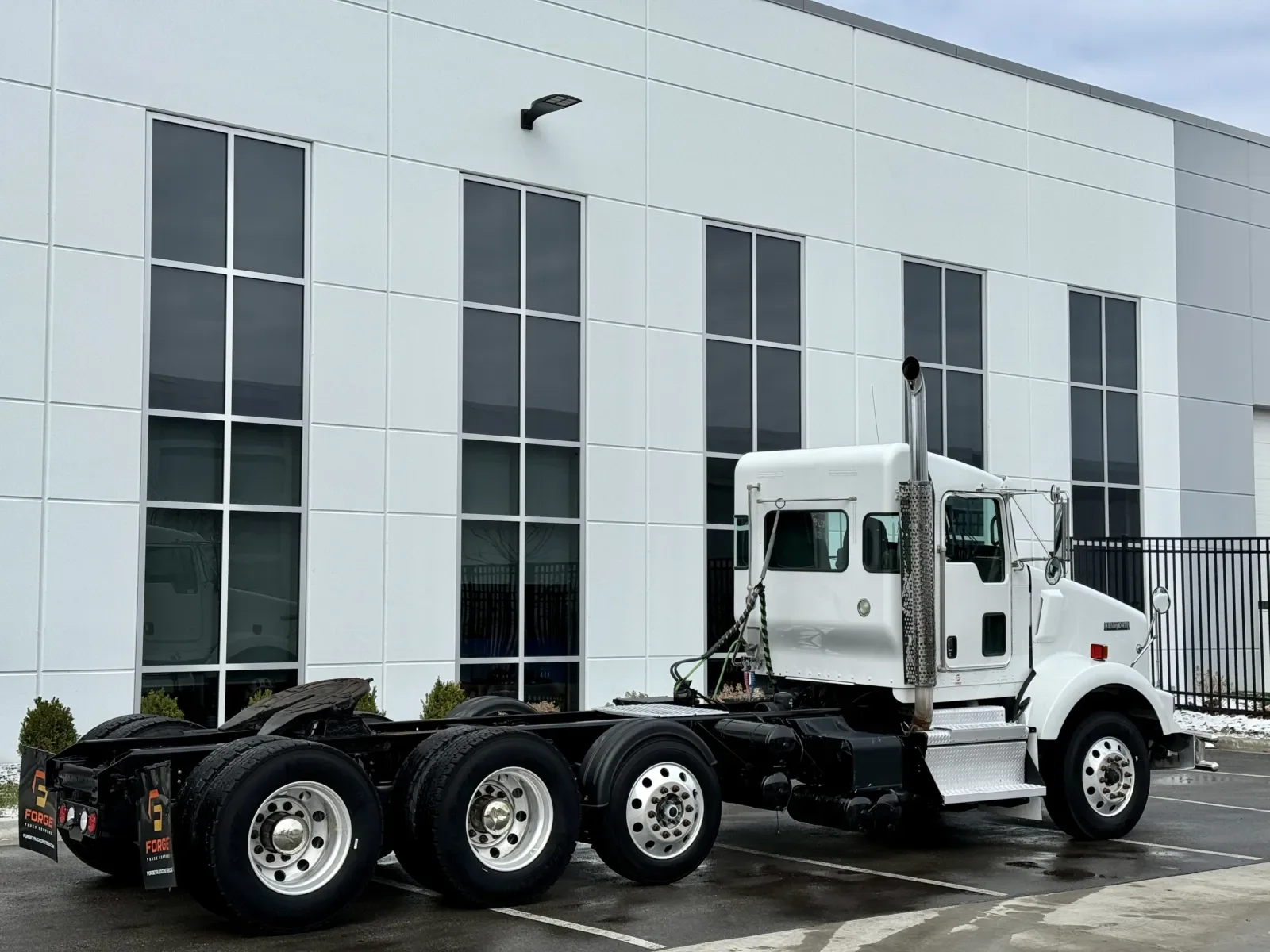 2019 Kenworth T800 in New Lenox, IL — photo 5