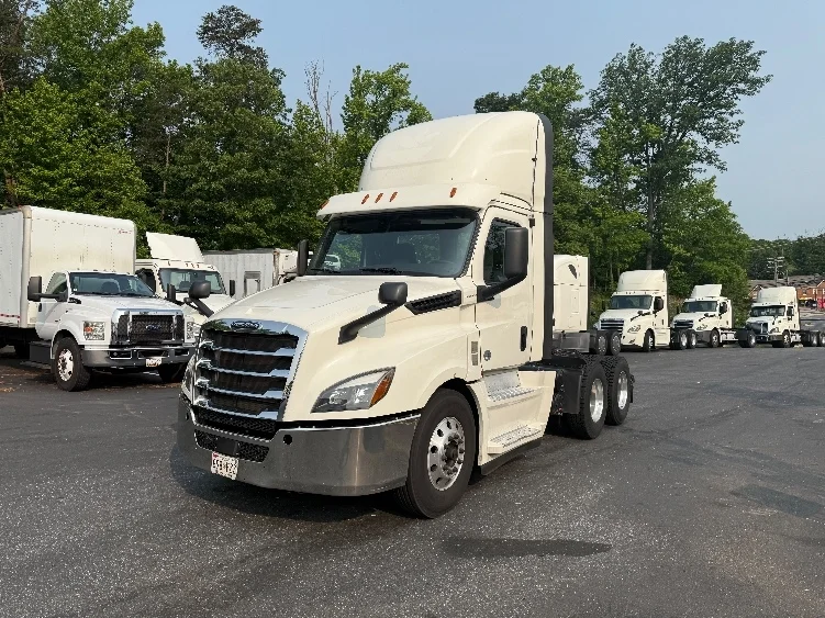 2019 Freightliner in Jessup, MD — photo 3
