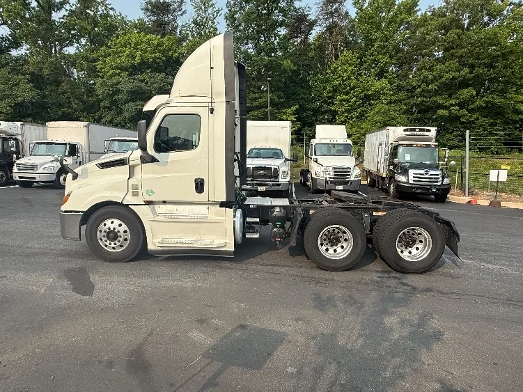2019 Freightliner in Jessup, MD — photo 4